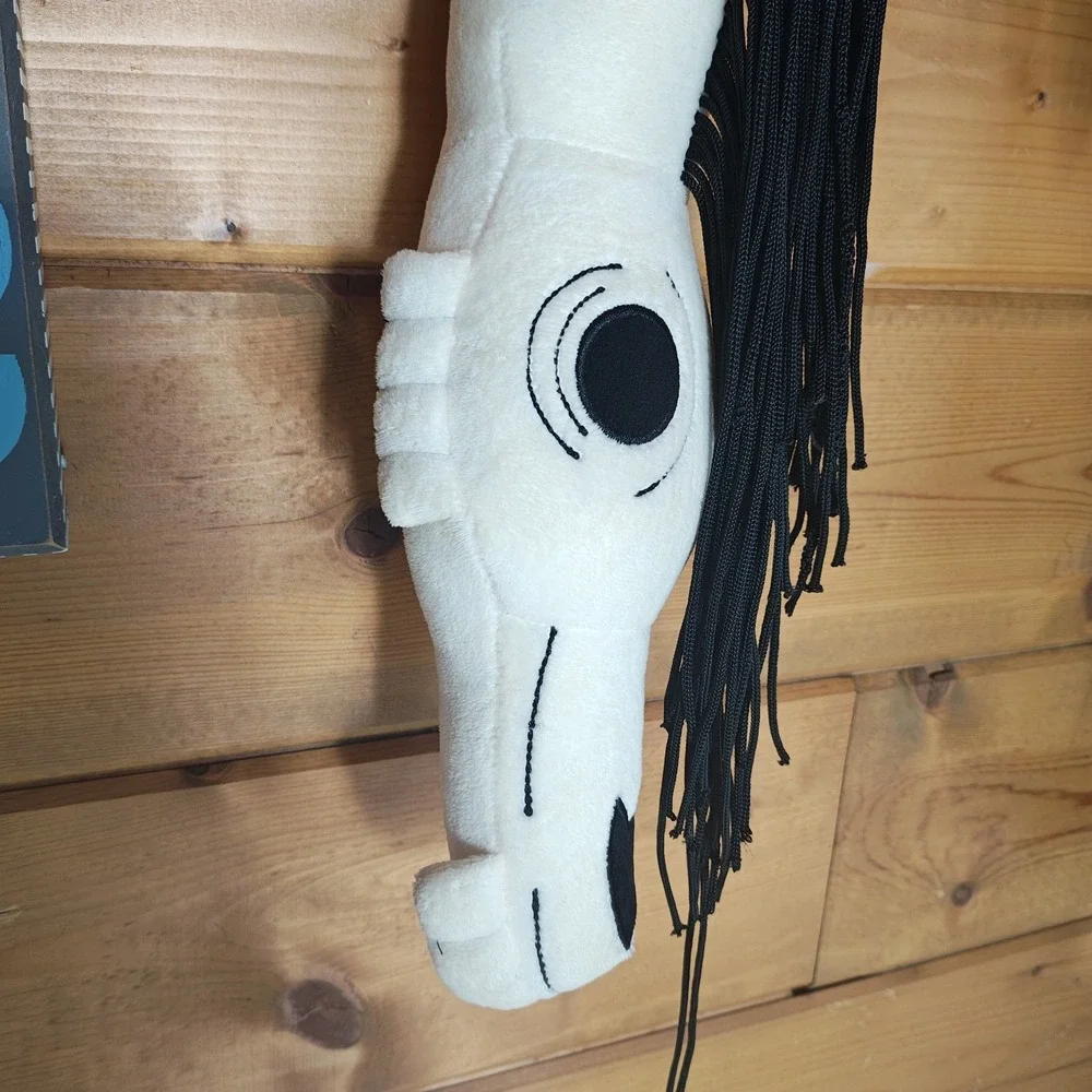 Long‎ Horse 51" Plush Internet Urban Legend Trevor Handerson White w/ Hair - Picture 2 of 5